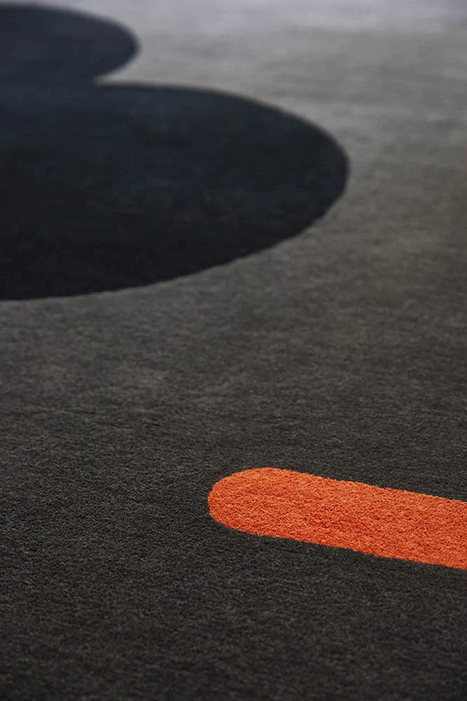 Orla Kiely Geo Flower Graphite Rug - Image 4
