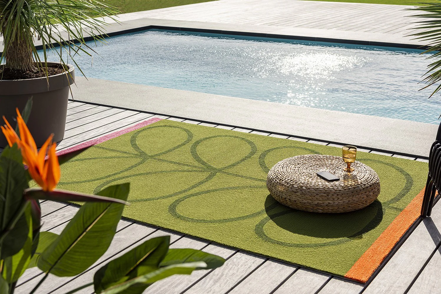 Orla Kiely Linear Stem Seagrass Outdoor Rug - Image 4